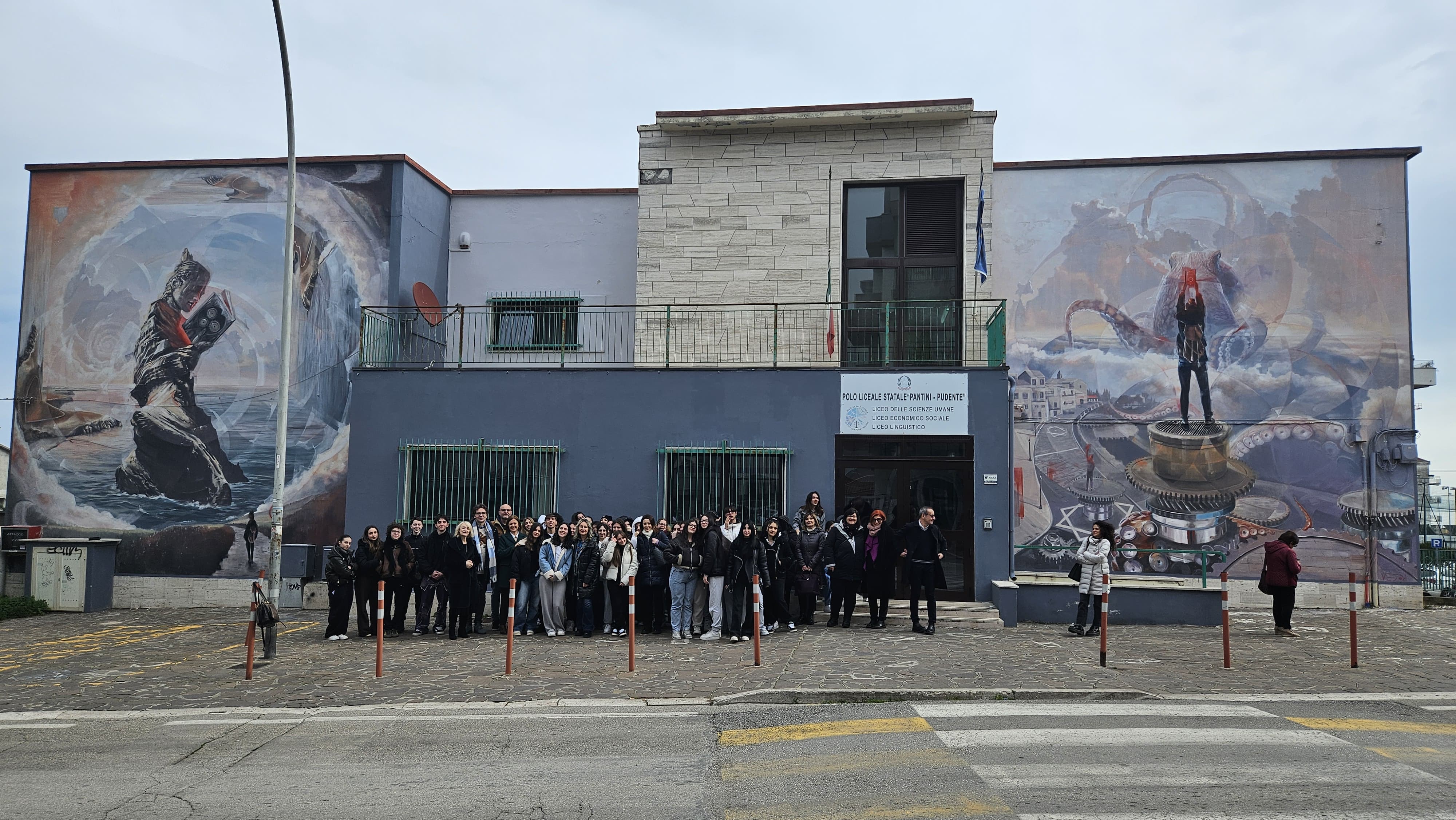 Gli studenti del Liceo Pantini-Pudente di Vasto presentano il murales di Vesod Brero