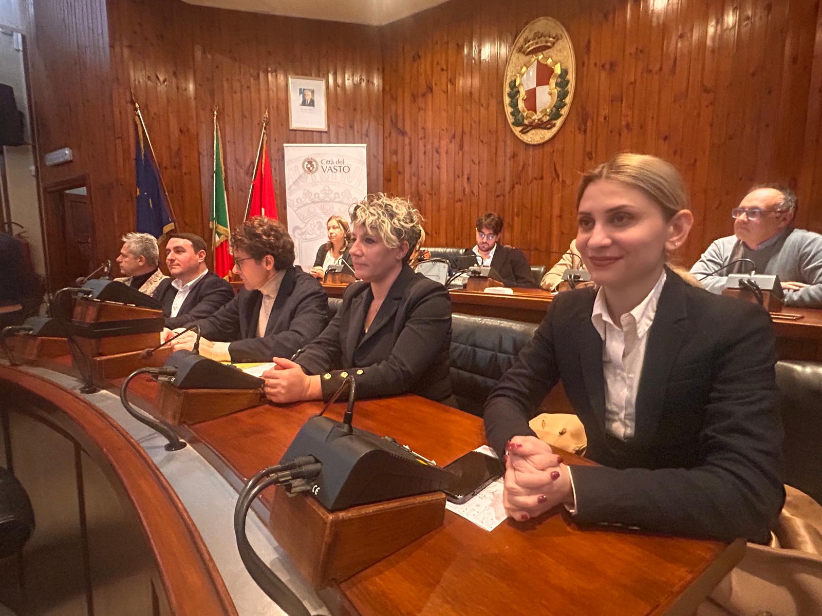 Nell’Aula Consiliare del Comune di Vasto il tradizionale scambio degli auguri natalizi