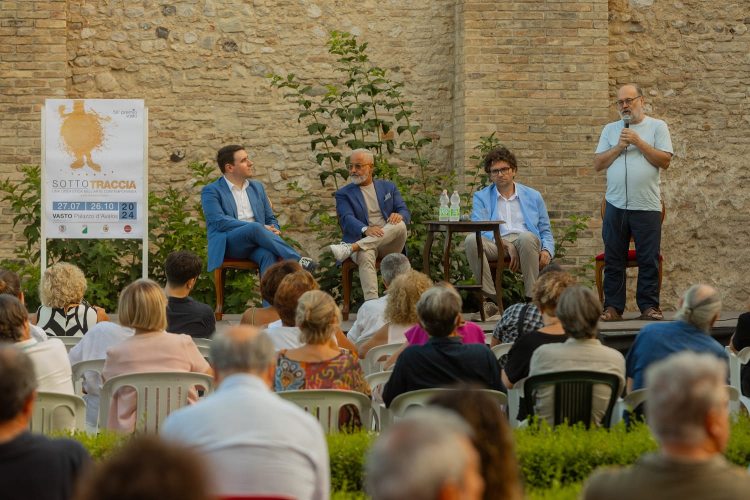 Premio Vasto, sono tanti i visitatori per l'esposizione allestita nei musei di Palazzo d'Avalos