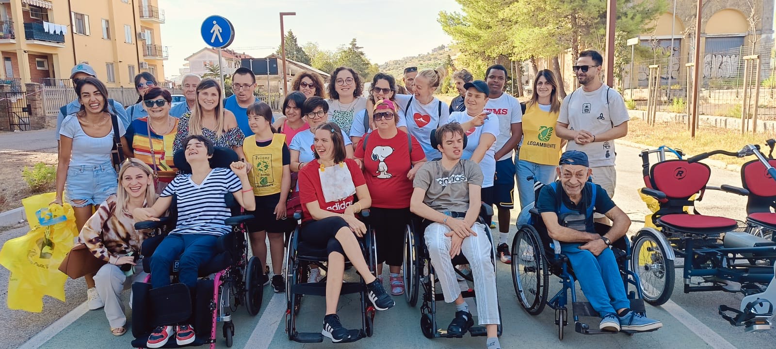 Passeggiata in bici per i ragazzi del Centro diurno di Vasto